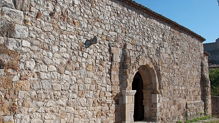 Entrada a la iglesia