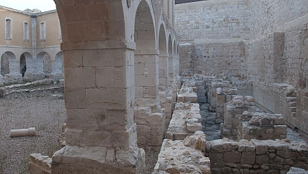 Ruinas interiores del Castillo