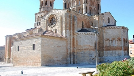 Vista exterior de la Colegiata